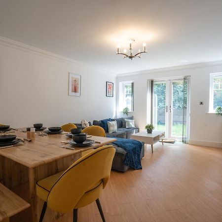 Emirates House, Luxe 5 Bed, With King Sized Beds, Next To Aiport & Nec, Jlr 5 Mins Villa Marston Green Exterior foto