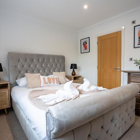 Emirates House, Luxe 5 Bed, With King Sized Beds, Next To Aiport & Nec, Jlr 5 Mins Villa Marston Green Exterior foto