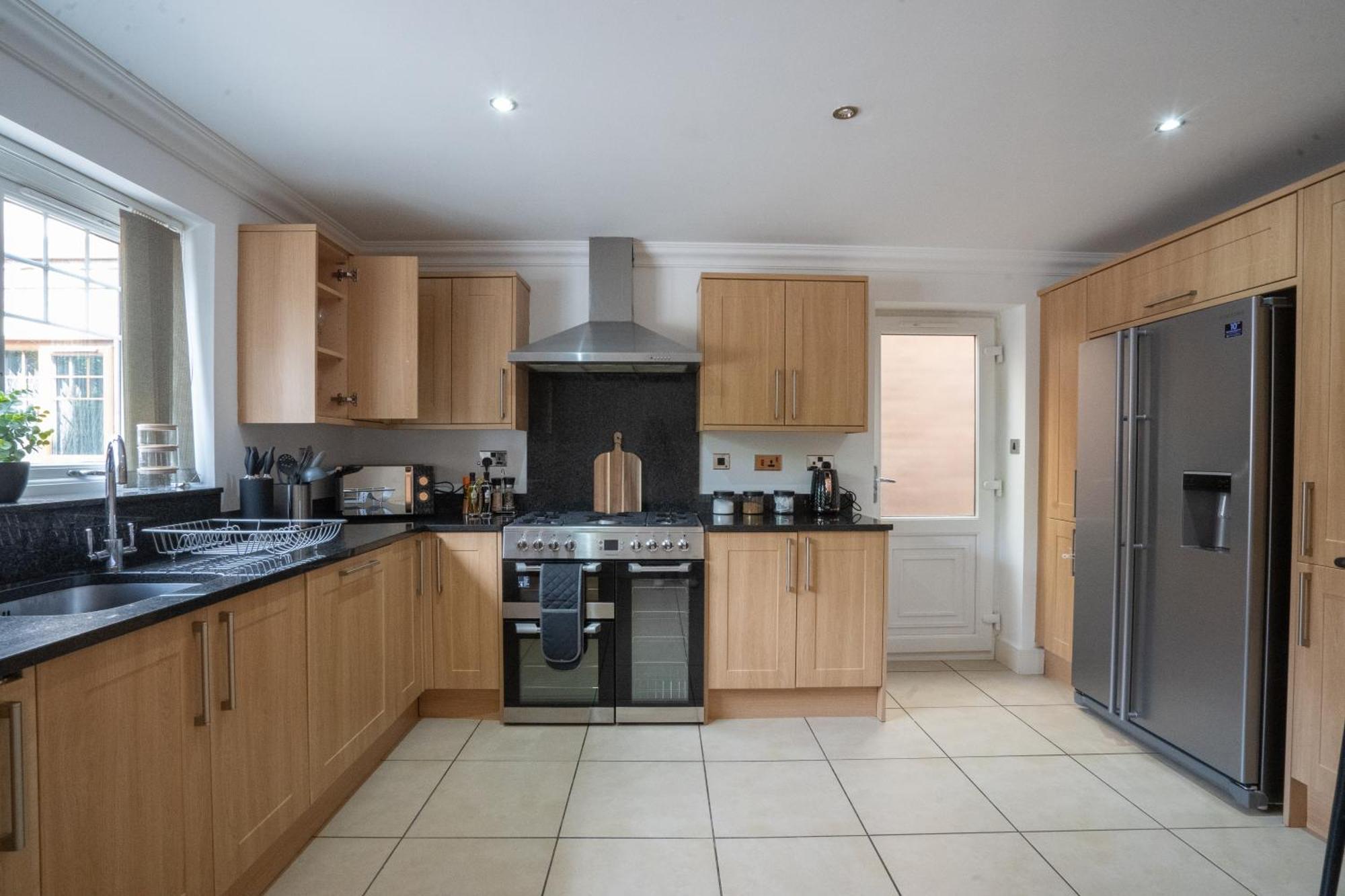 Emirates House, Luxe 5 Bed, With King Sized Beds, Next To Aiport & Nec, Jlr 5 Mins Villa Marston Green Exterior foto
