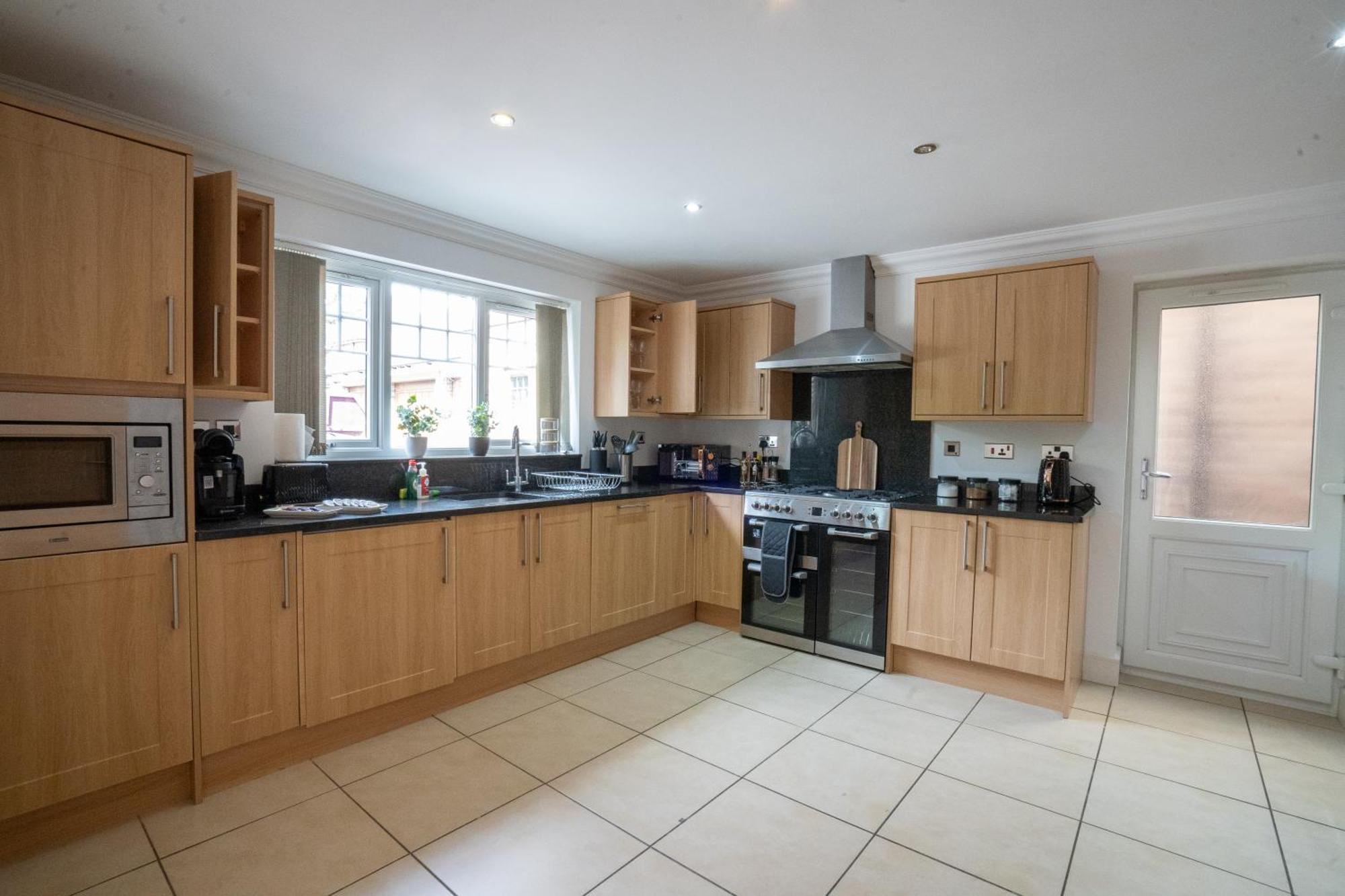 Emirates House, Luxe 5 Bed, With King Sized Beds, Next To Aiport & Nec, Jlr 5 Mins Villa Marston Green Exterior foto