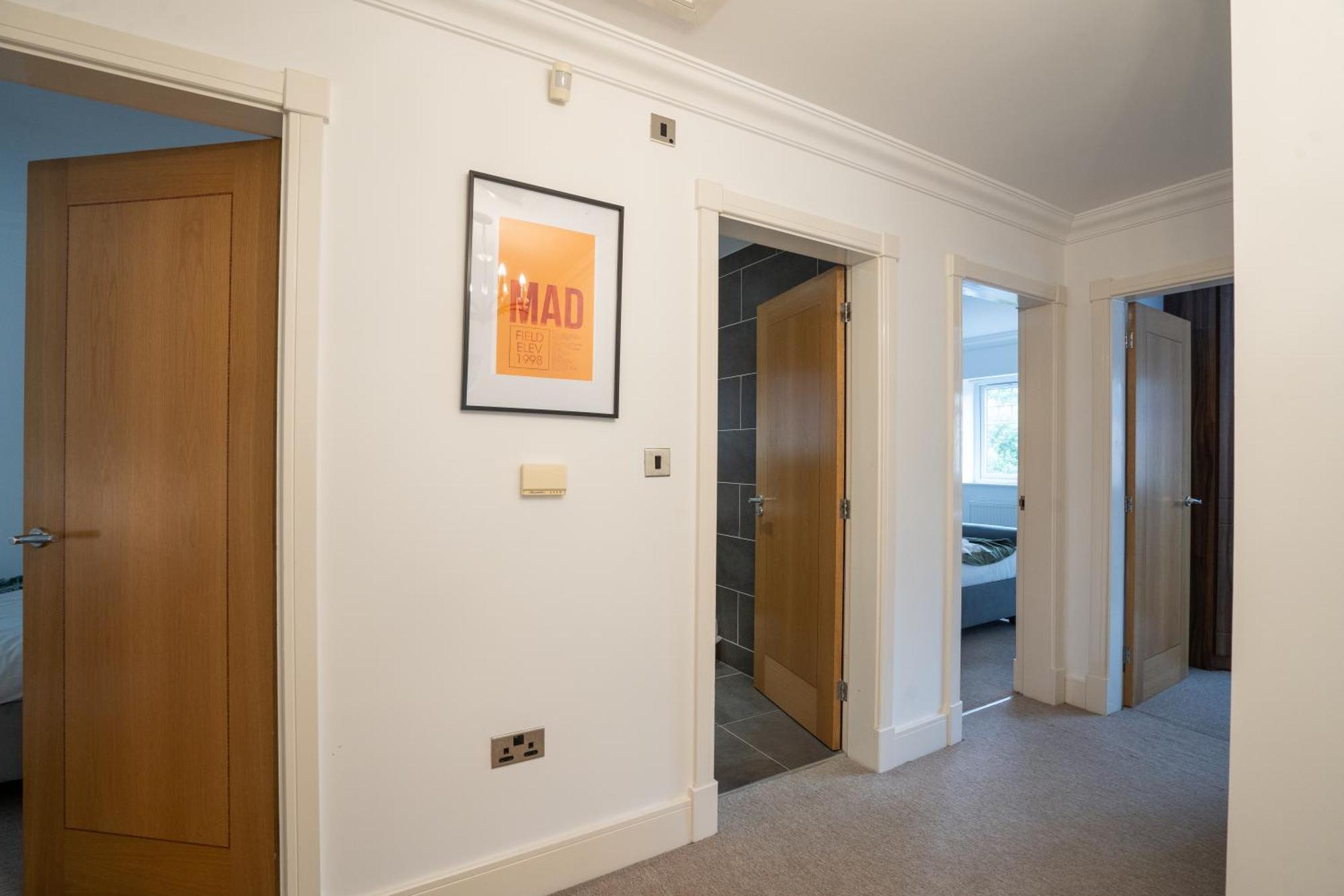 Emirates House, Luxe 5 Bed, With King Sized Beds, Next To Aiport & Nec, Jlr 5 Mins Villa Marston Green Exterior foto