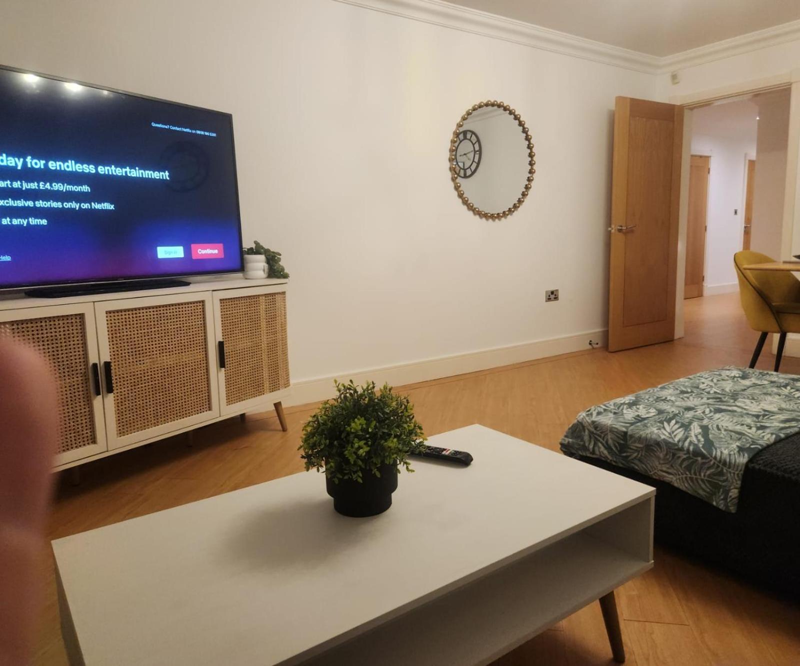 Emirates House, Luxe 5 Bed, With King Sized Beds, Next To Aiport & Nec, Jlr 5 Mins Villa Marston Green Exterior foto