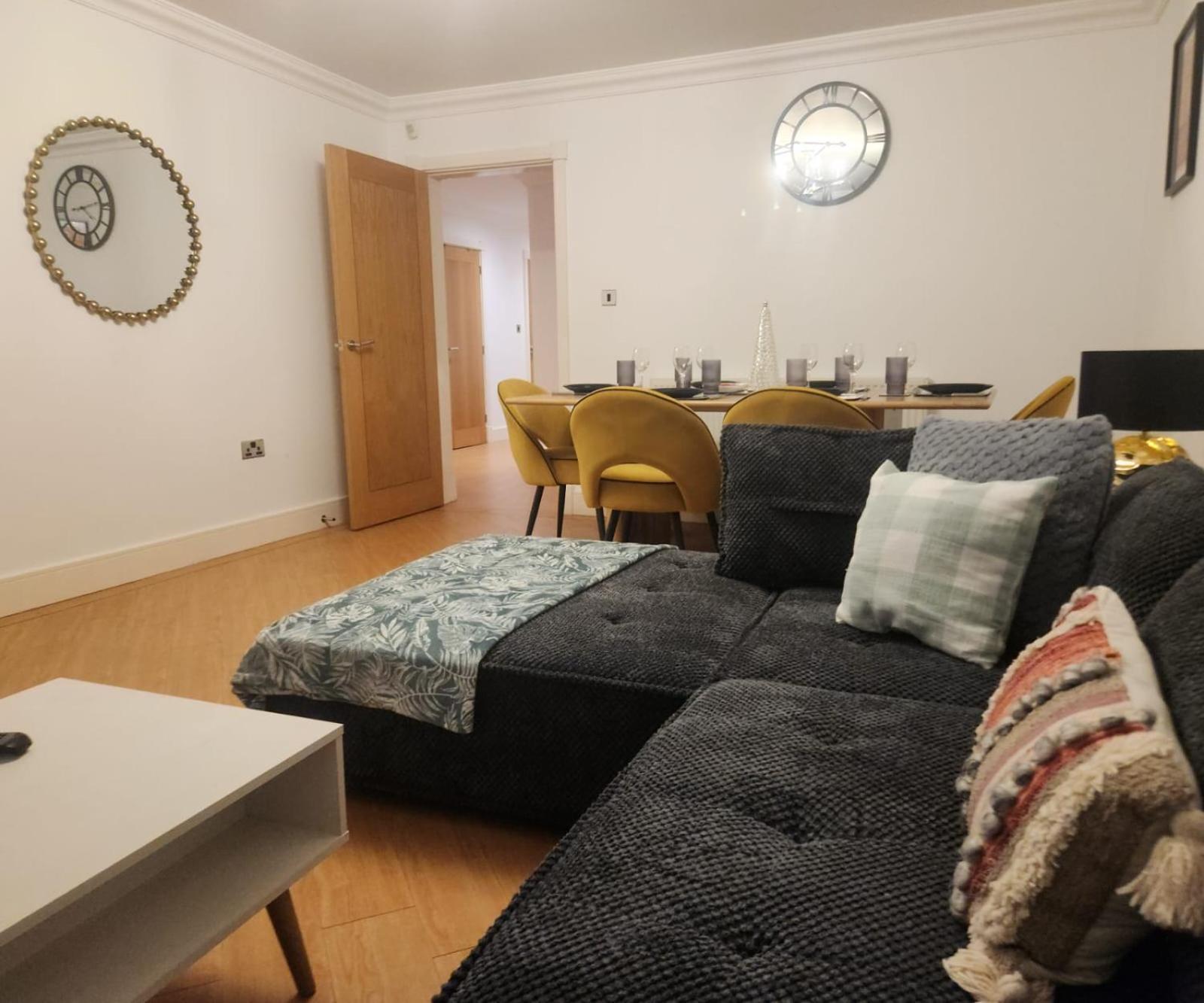 Emirates House, Luxe 5 Bed, With King Sized Beds, Next To Aiport & Nec, Jlr 5 Mins Villa Marston Green Exterior foto